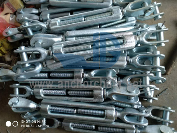 Aperto corpore Turnbuckle ad Navis